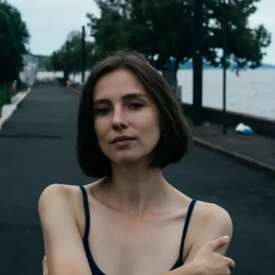 Оля