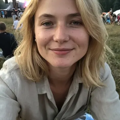Виктория, 42